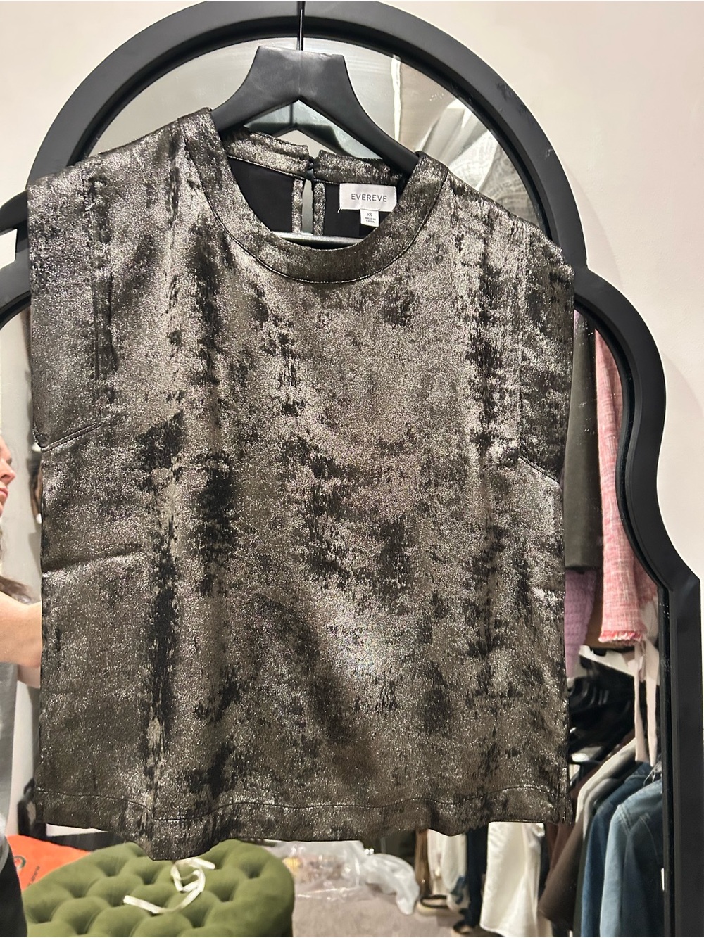 Evereve Roscoe Black Gold Metallic Muscle Tee